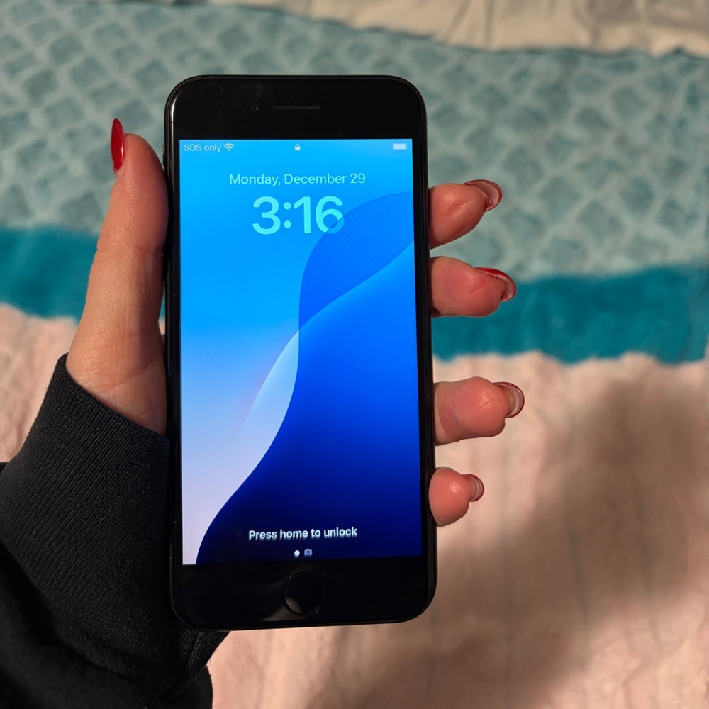 Apple iPhone SE